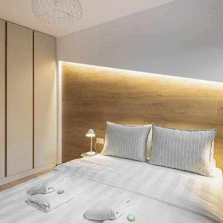 Innovative 2-br Futuristic Flat In Ladadika Апартаменты
