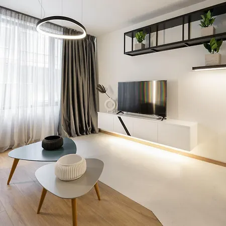 Innovative 2-br Futuristic Flat In Ladadika Апартаменты *